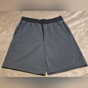 GUC Mens Akademiks Sweat Shorts Size 4XL Grey/Black